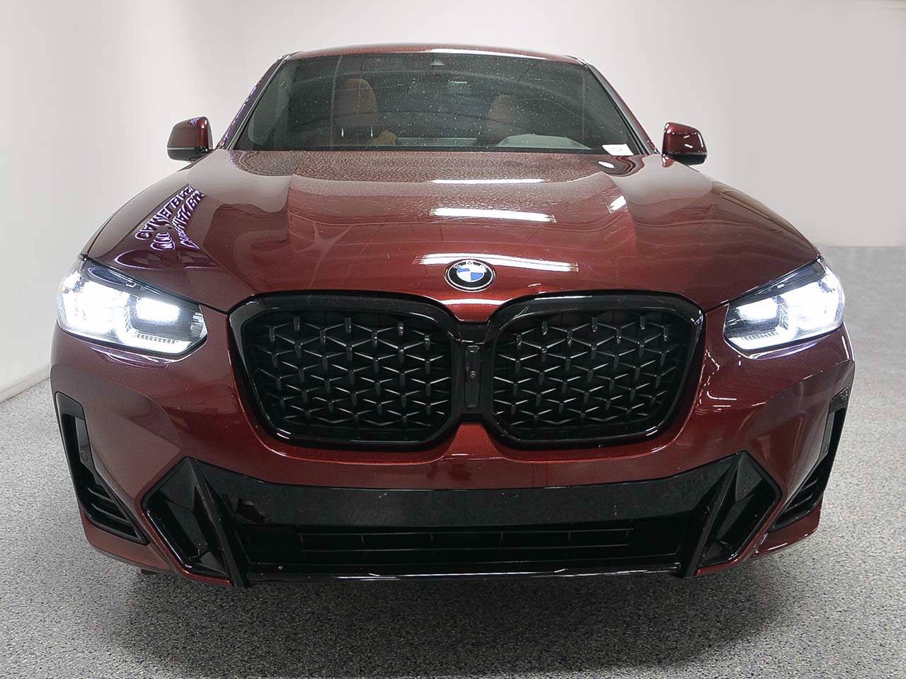 Used 2025 BMW X4 xDrive30i w/ M Sport Package AWD/4WD image 2