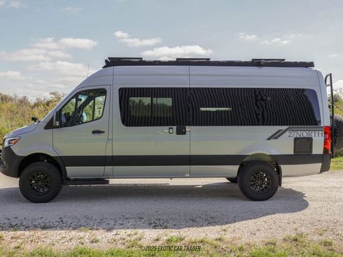 Used 2025 Mercedes-Benz Sprinter 2500 image 3