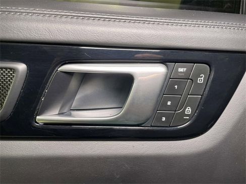 Used 2023 Porsche Cayenne Turbo GT image 39