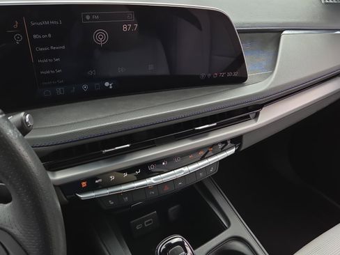 Used 2025 Cadillac XT4 Sport FWD image 26