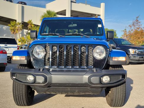 Used 2022 Jeep Gladiator Sport image 2