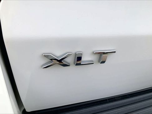Used 2020 Ford Expedition XLT w/ Equipment Group 202A RWD image 9