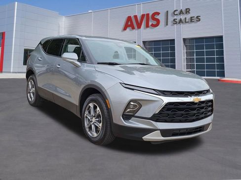 Used 2025 Chevrolet Blazer LT FWD image 9