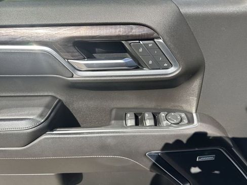 Used 2022 Chevrolet Silverado 1500 LTZ image 21