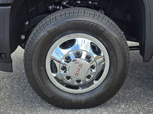 New 2026 GMC Sierra 3500 SLE w/ SLE Value Package image 14