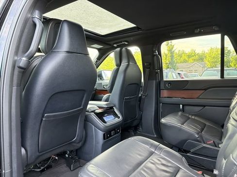 Used 2024 Lincoln Navigator Reserve AWD/4WD image 11