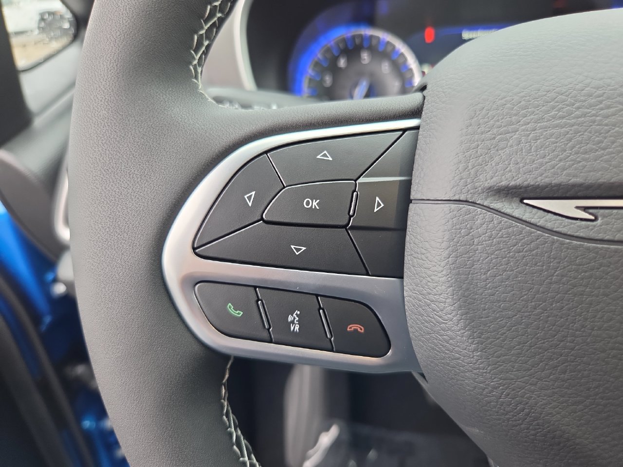 New 2027 Chrysler Pacifica Select w/ Family Tech Group FWD image 31