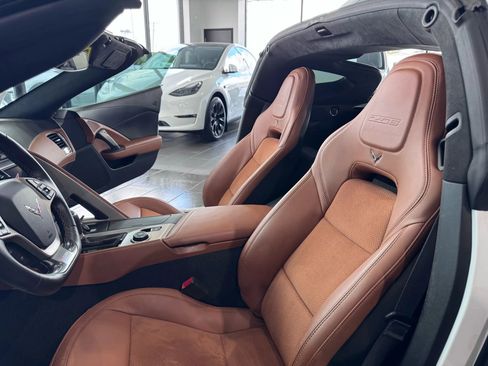 Used 2016 Chevrolet Corvette Z06 w/ 3LZ Preferred Equipment Group image 8