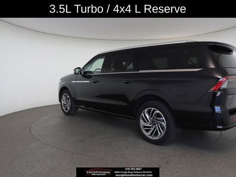 Used 2025 Lincoln Navigator L Reserve AWD/4WD image 11