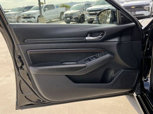 Used 2019 Nissan Altima 2.5 SR w/ SR Premium Package image 22