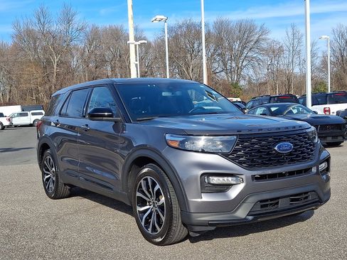 Certified 2022 Ford Explorer ST-Line image 2