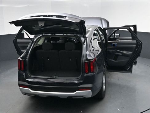 New 2026 Kia Sorento LX image 16