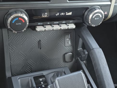 Used 2025 Toyota Tacoma TRD Off-Road AWD/4WD image 23