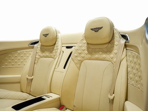 Used 2020 Bentley Continental GT V8 image 37