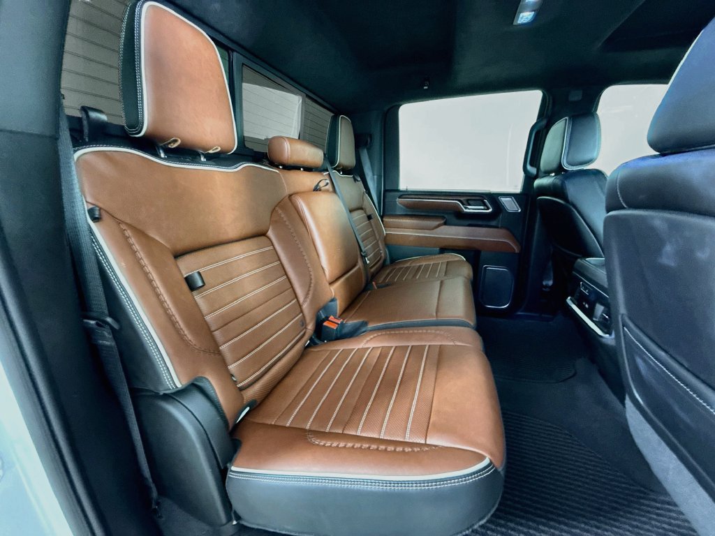 Used 2024 GMC Sierra 3500 Denali Ultimate AWD/4WD image 29