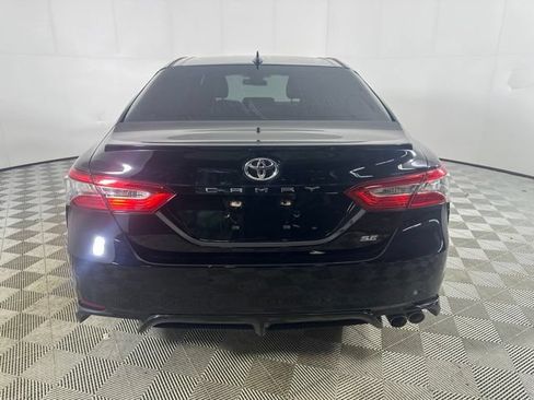 Used 2019 Toyota Camry SE FWD image 6