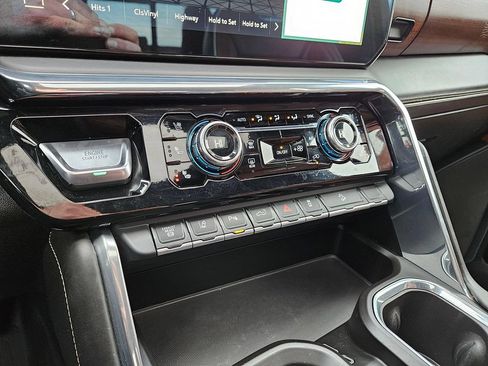 Used 2024 GMC Sierra 3500 Denali Ultimate AWD/4WD image 24