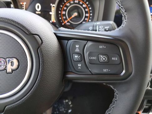 New 2025 Jeep Gladiator Rubicon image 25