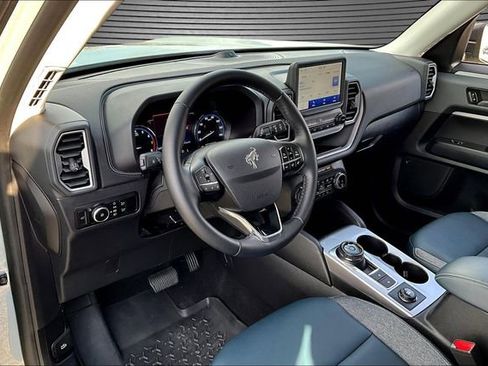 Used 2024 Ford Bronco Sport Outer Banks w/ Tech Package image 17