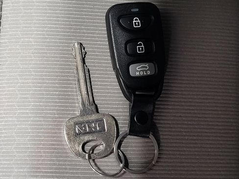 Used 2018 Hyundai Elantra SEL FWD image 32