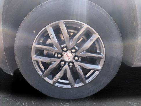 Used 2018 GMC Acadia SLT image 8