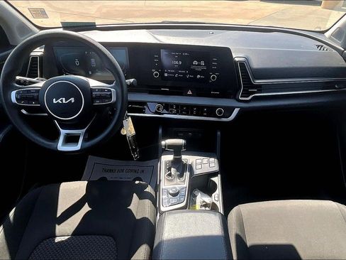Used 2024 Kia Sportage LX image 7