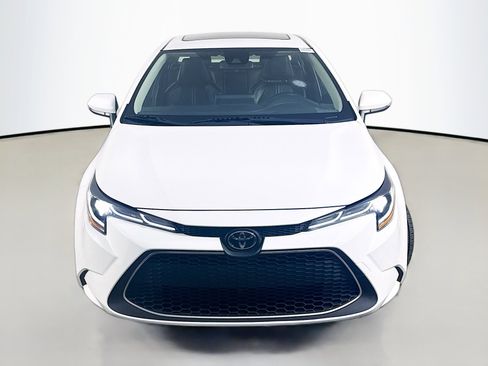 Used 2022 Toyota Corolla XLE FWD image 2