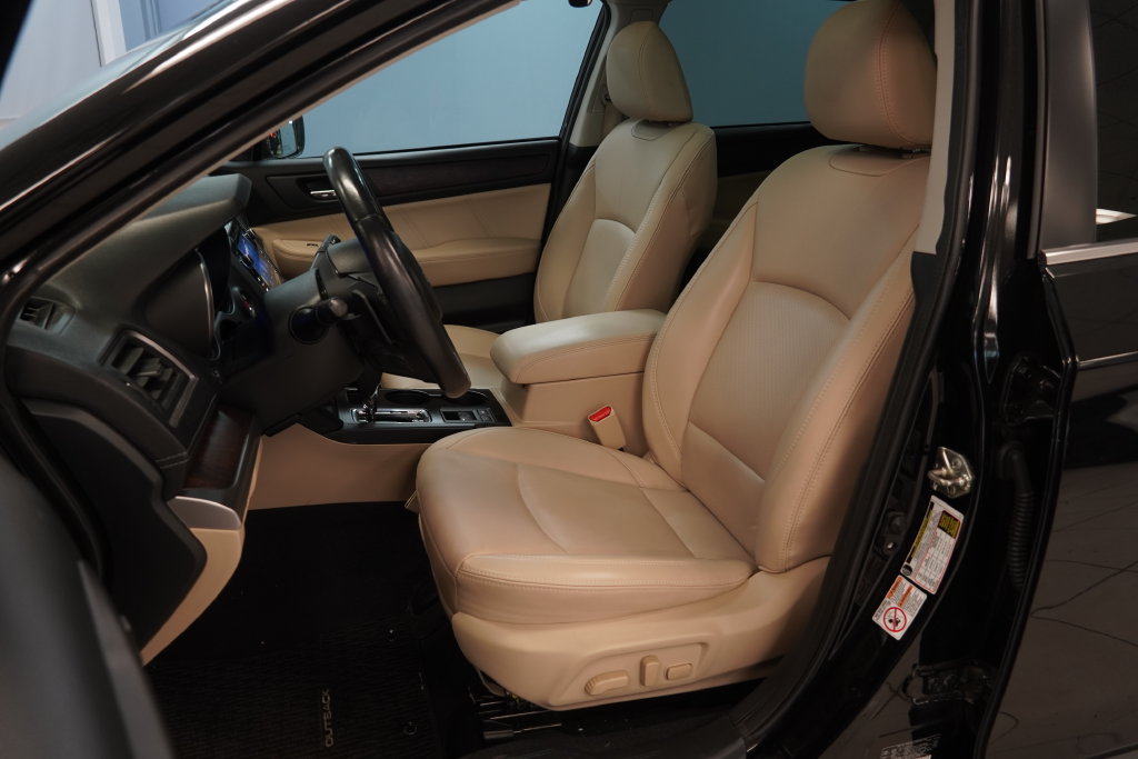 Used 2019 Subaru Outback 2.5i Limited AWD/4WD image 3
