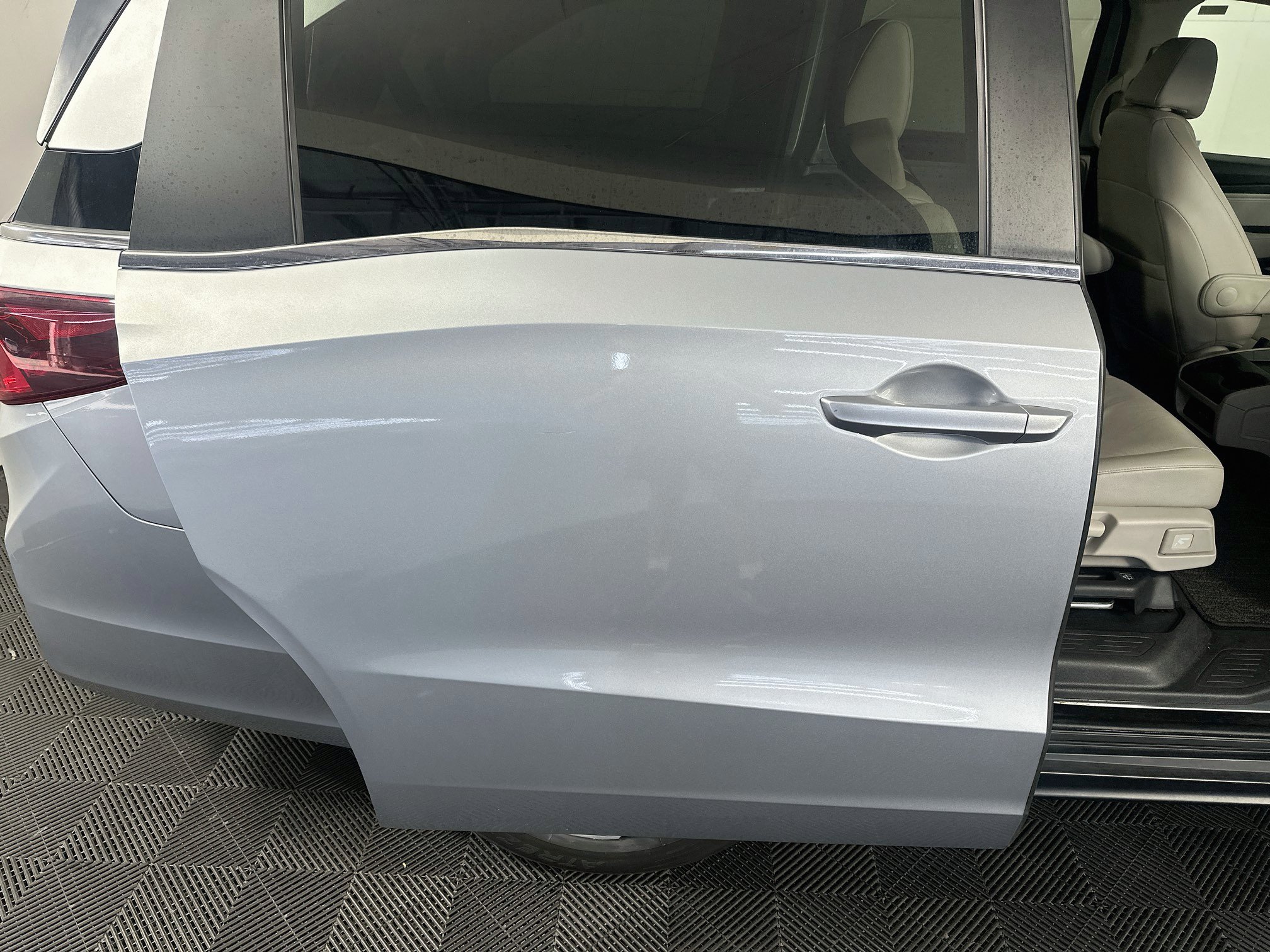 Used 2025 Honda Odyssey EX-L image 31