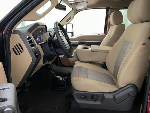 Used 2014 Ford F250 XLT w/ XLT Premium Package AWD/4WD image 5