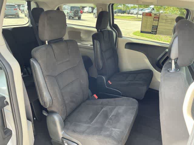 Certified 2016 Dodge Grand Caravan SE w/ Quick Order Package 29E SE FWD image 17