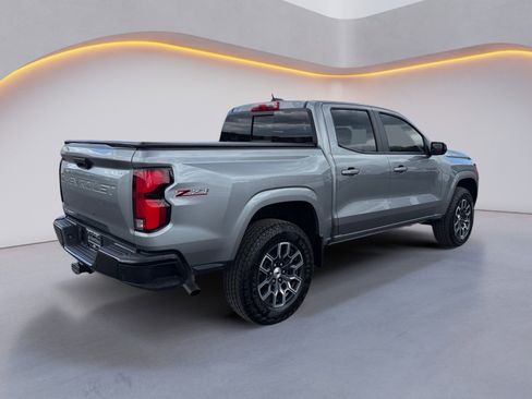 Used 2025 Chevrolet Colorado Z71 image 3