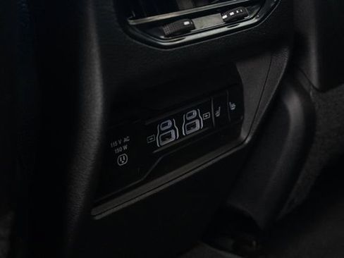 Used 2023 Jeep Grand Cherokee Limited AWD/4WD image 21