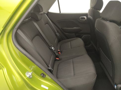 Used 2023 Hyundai Venue SE FWD image 19