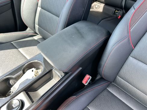 Used 2025 Chevrolet Equinox RS FWD image 22