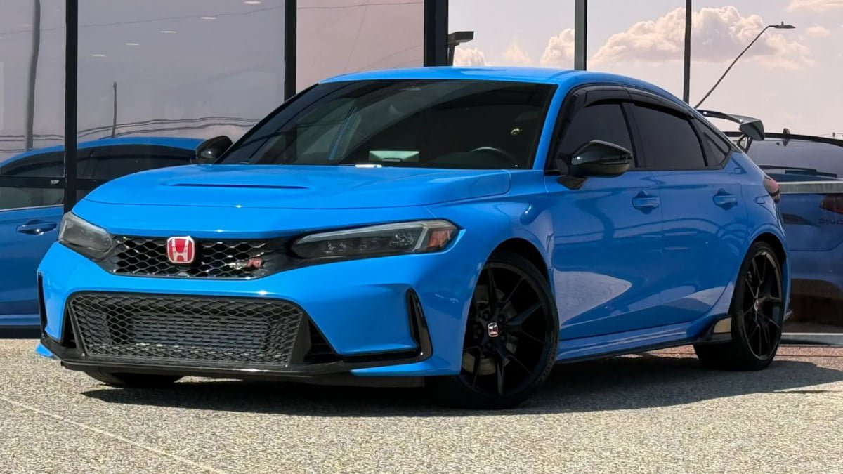 Used 2024 Honda Civic Type R image 2