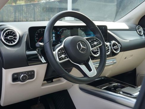 Certified 2021 Mercedes-Benz GLA 250 image 10