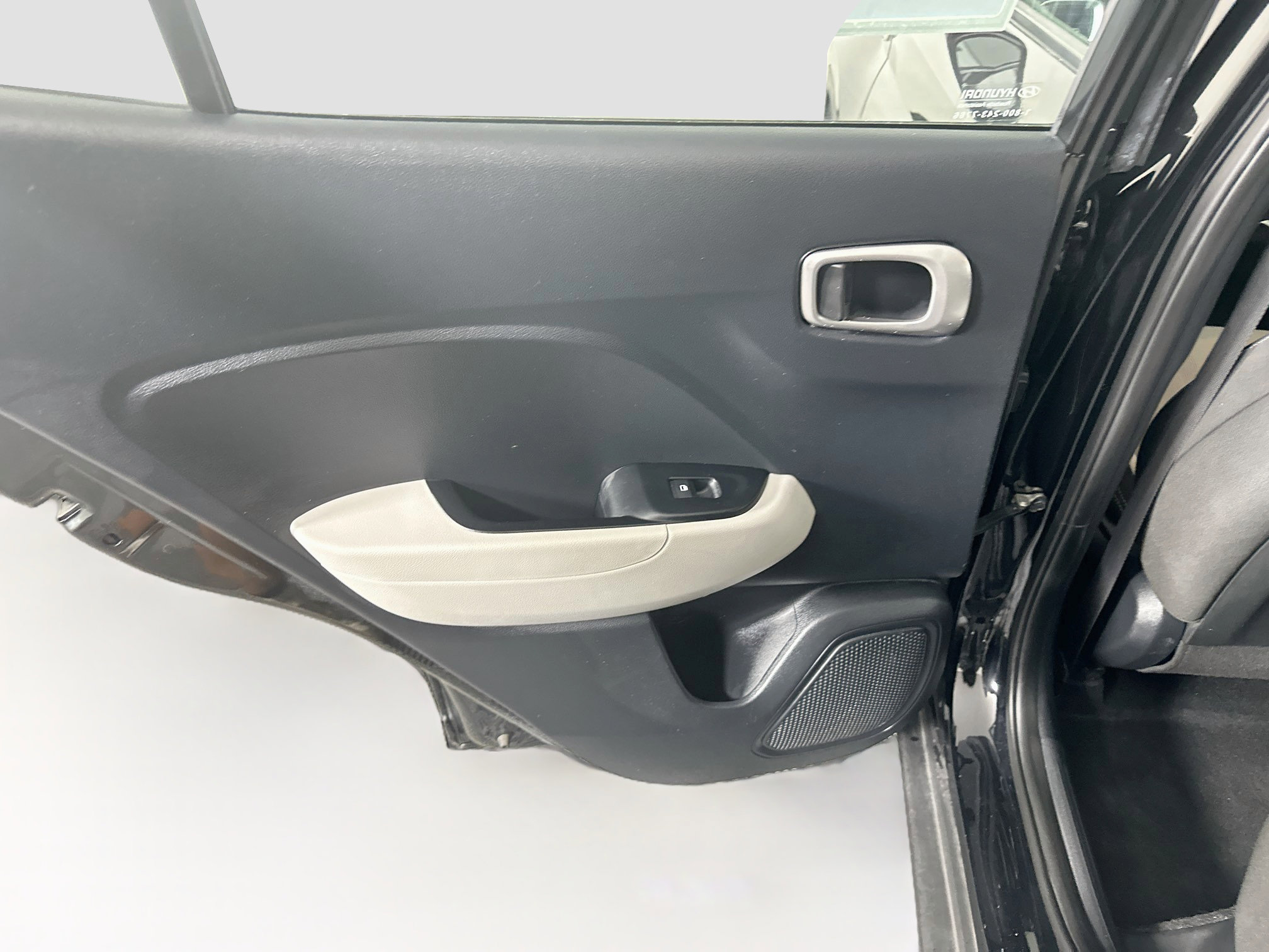 Used 2025 Hyundai Venue SEL FWD image 26