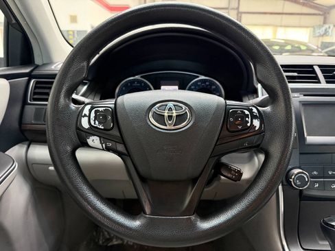 Used 2016 Toyota Camry LE FWD image 22