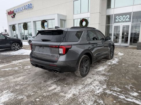 Used 2025 Ford Explorer ST w/ Sun And Sound Package image 4