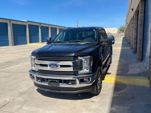 Used 2019 Ford F250 Lariat w/ Chrome Package image 2