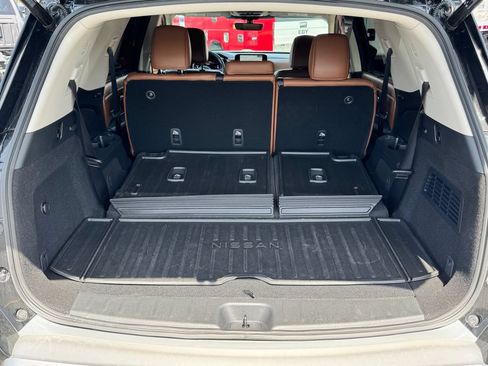 Used 2024 Nissan Pathfinder Platinum w/ Cargo Package FWD image 19