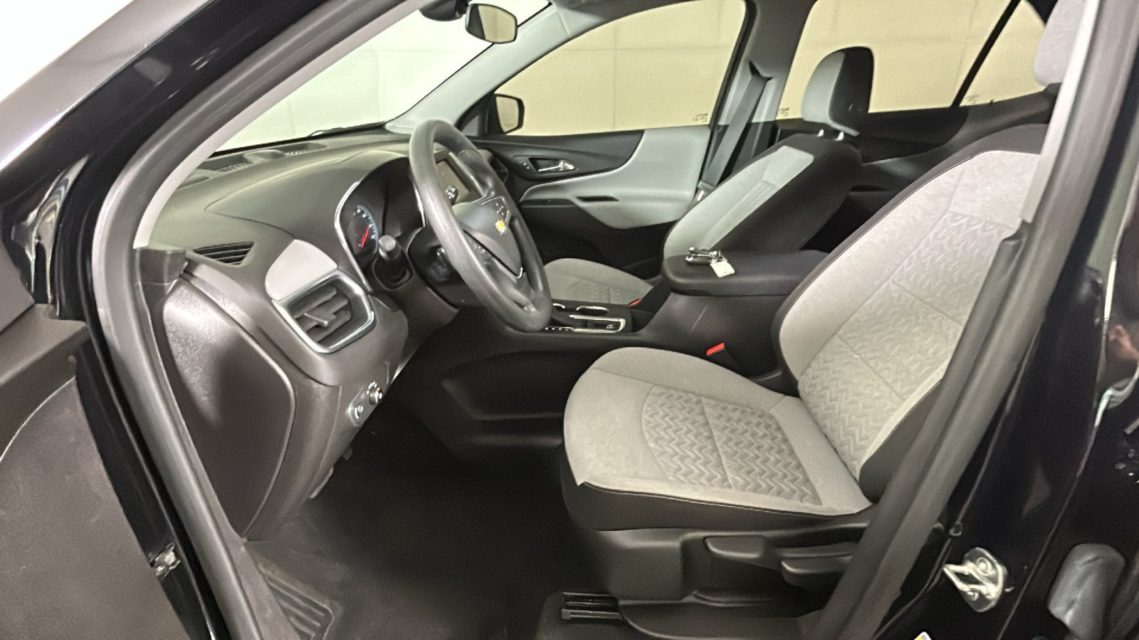 Used 2024 Chevrolet Equinox LS AWD/4WD image 13