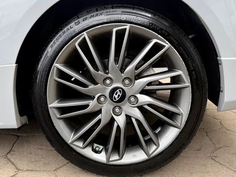 Used 2013 Hyundai Veloster RE:MIX Edition FWD image 38