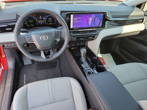 Used 2026 Toyota Camry XLE FWD image 14
