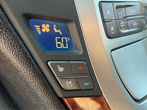 Used 2011 Cadillac CTS Premium image 21