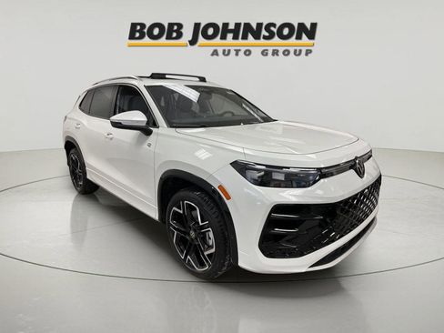 New 2026 Volkswagen Tiguan SEL R-Line AWD/4WD image 1
