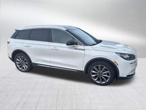 Used 2021 Lincoln Corsair AWD w/ Premium Package image 3