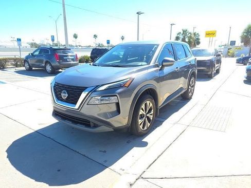 Used 2023 Nissan Rogue SV image 9
