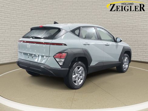 New 2026 Hyundai Kona SE image 5